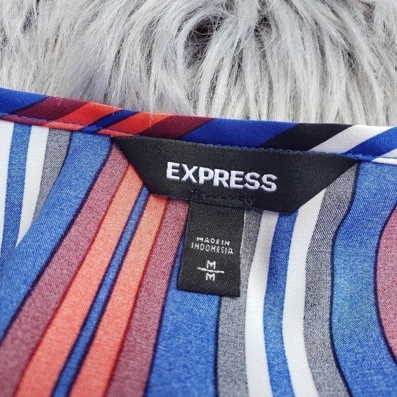 Express Striped Extended Shoulder V-neck Top M - Picture 3 of 6